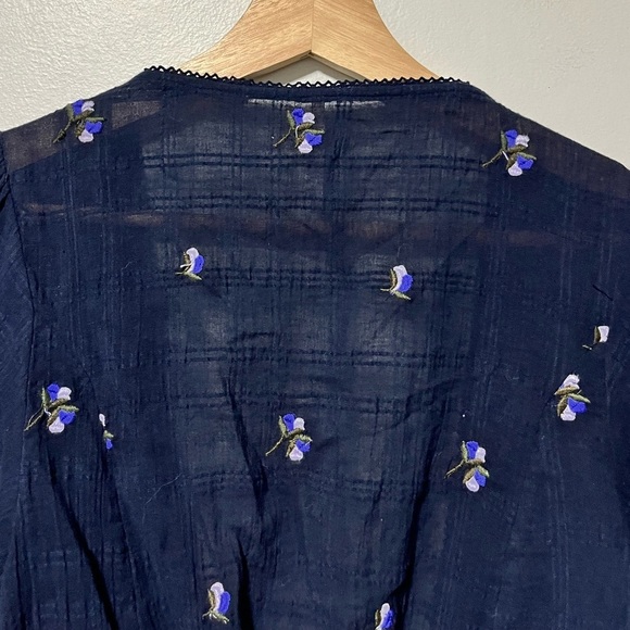 Free People XS Navy Blue Embroidered Wrap Blouse – Cotton, Boho Floral Tie Front - Picture 6 of 13